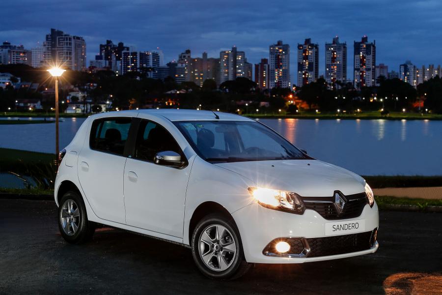  Renault Sandero Vibe 2016 года  (фото 3 из 12)
